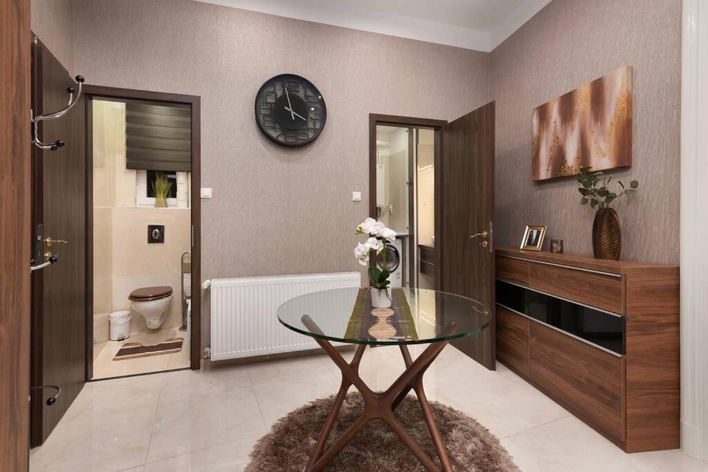 بودابست Contemporary Hidden Gem Art-Deco Residence المظهر الخارجي الصورة