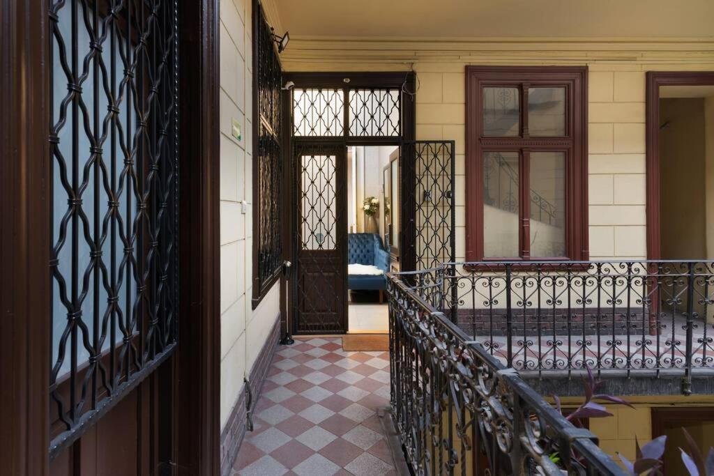 بودابست Contemporary Hidden Gem Art-Deco Residence المظهر الخارجي الصورة
